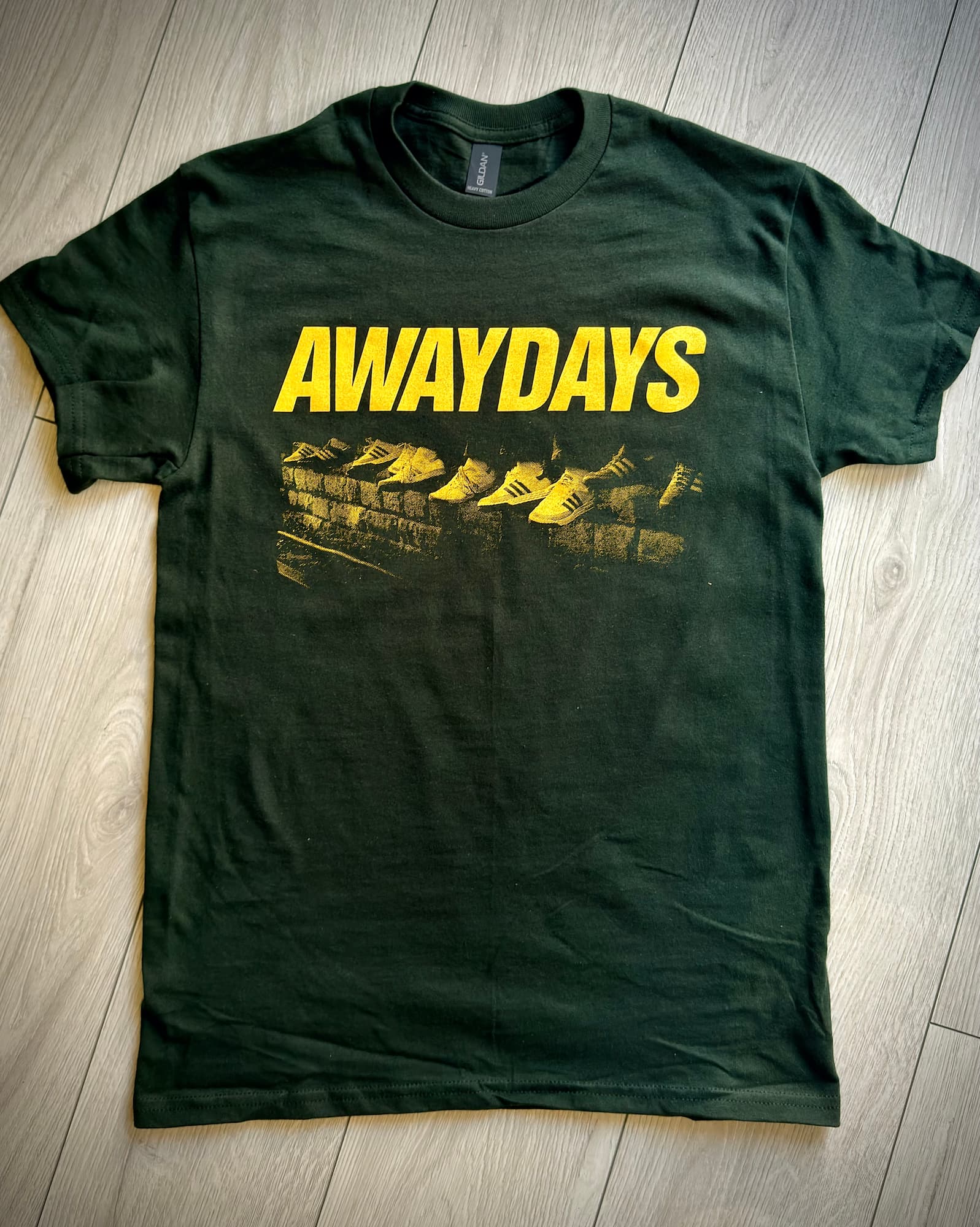Awaydays (vert) – Image 2
